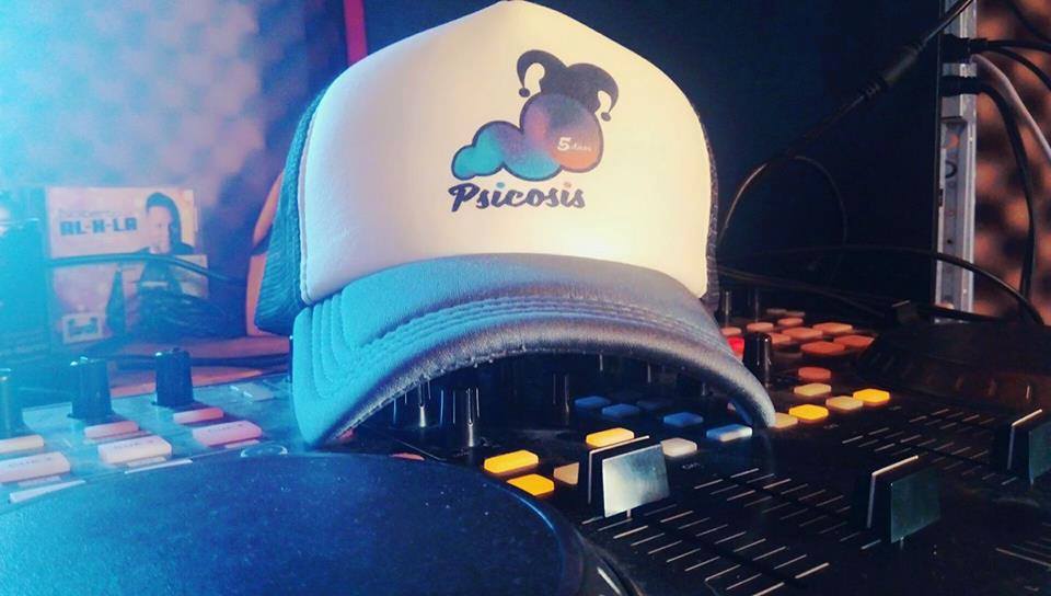 PsicosisFmMoco's tweet photo. #Juernesss🙌🙌🙌
#QueMatina🌞🌈 En Vivo🎼🎶📻
Conduce @CesarPerezQM 🎤☺🙈
Toda la onda hasta las 12⏰😉💃 https://t.co/qGJcPj7DsQ