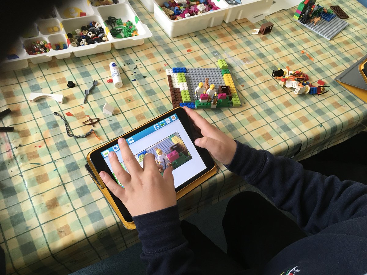 Using @LEGOeducationUK to support and engage with the writing process. Great excitement <a href="/EchtPrimary/">Echt Primary School</a> this morning! <a href="/DIgital_H2L2/">H2L2Digital team</a>