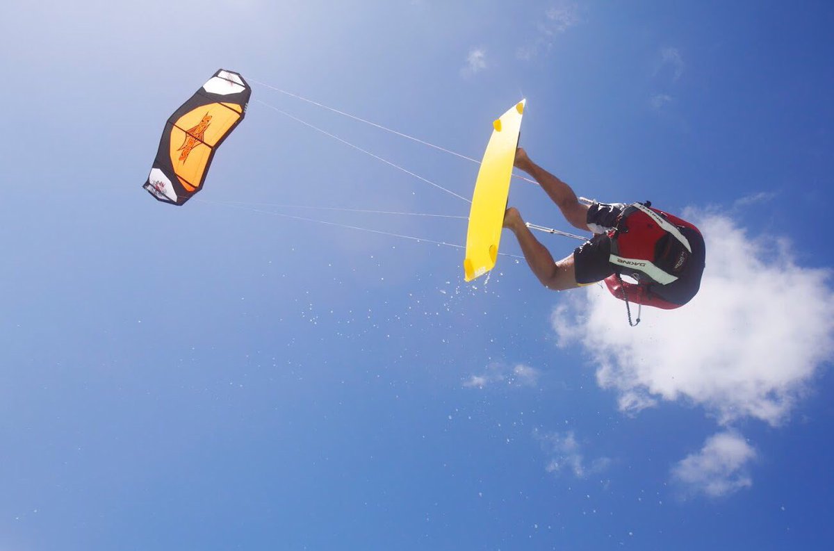 RD_lotienetodo's tweet photo. Disfruta el placer de deslizarte en el agua, en la República Dominicana. En donde podrás practicar kitesurf y otros deportes acuáticos durante casi todo el año en un entorno paradisiaco.🌊
 #RD #RepúblicaDominicana #RDLoTieneTodo #Kitesurf #Surf #Flysurf #Windsurf https://t.co/BjwiVePD5w