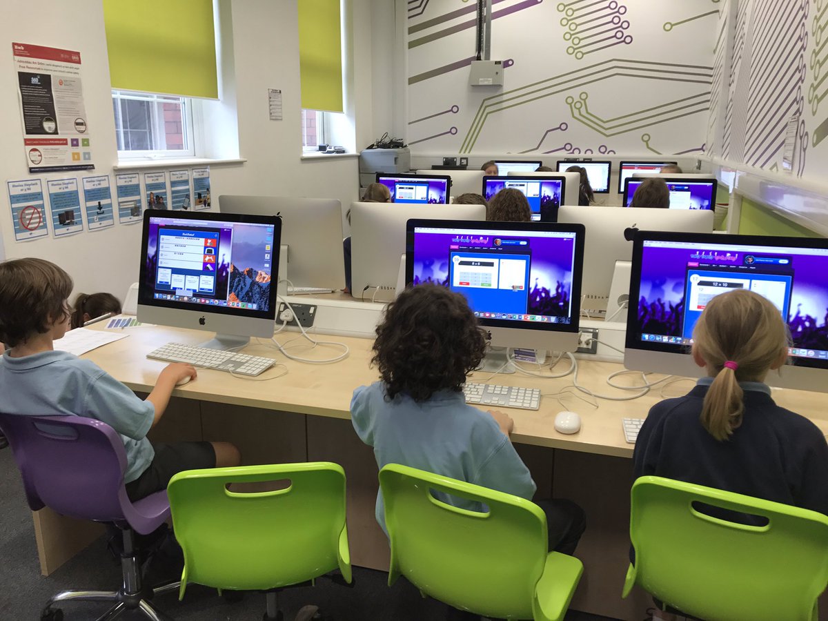 MelinGruffydd's tweet photo. #Bl4A / #Yr4A - Cyflwyno TT Rockstars - plant yn gyffrous iawn! Introducing TT Rockstars to the children - they are extremely excited! #MathemategMG #Tablau #TTRockstars https://t.co/HX2a5UqyQt