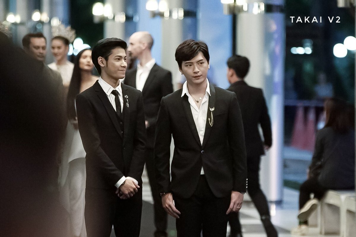BldyBx's tweet photo. :ไอ้คุณชาย เมื่อไรจะกลับหนิ
:ทนหน่อย งานเพิ่งเริ่มเอง
:เบื่อโว้ย หิว!
:อาหารอยู่นู่น ไปกินสิ
:ถ้าผมไปแล้วใครจะคุ้มกันคุณล่ะ
:ผมดูแลตัวเองได้ อย่าห่วงเลย
:ผมไม่ได้ห่วงคุณ! ผมกลัวถูกไล่ออกตะหาก
:นายเป็นคนของผม ไม่มีใครไล่นายได้หรอก
:ของบ้าของบออะไรเล่า... *งึมงำ* 
#SP280 #ทีมพีรญา https://t.co/FX5fVGza8n