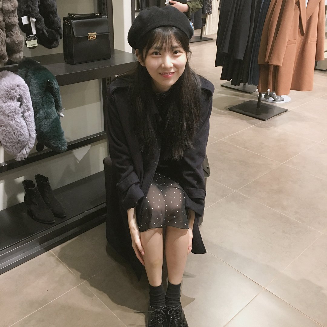 SuhyunDaily's tweet photo. [SNS/TRANS] 171109 IG Update

How does a cup of tea before bed sound~~?🍵
#MakeSureTo #BeCarefulOfCold 💙 https://t.co/xcIolgWcQ1
