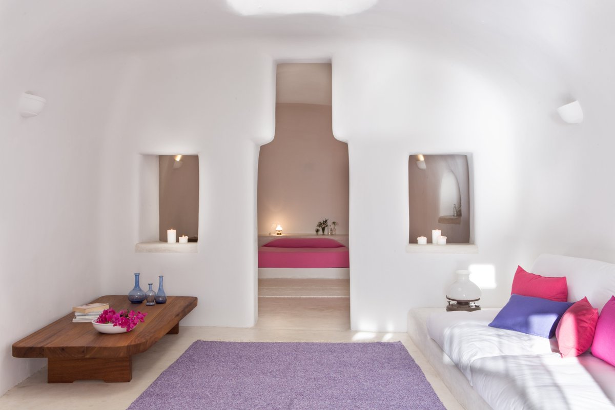 PerivolasHotel's tweet photo. "I appreciate history, but you have to bring your own experience into your rooms" was the way Istvan Francer put it... #perivolas #santorini https://t.co/fukaC6cA3y