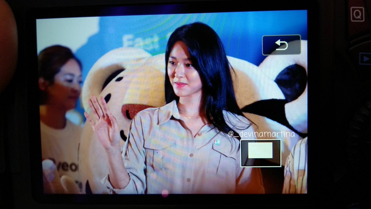 _devinamartina's tweet photo. [Preview] 171109 SEOLHYUN #AOA fansign event @ Lotte Shopping Avenue Jakarta #에이오에이 #김설현 https://t.co/vLkjqT5dod