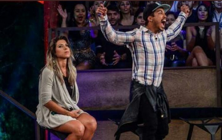 Boatos que a mine-rato será Tombada pela segunda vez, é isso mesmo produção? Hahaha #AFazenda  #FicaMarcelo