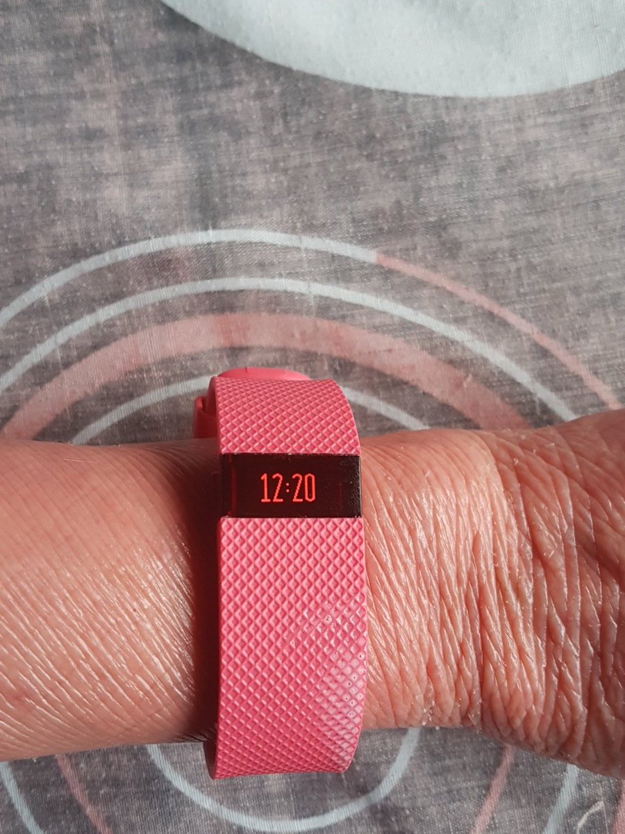 lucylou87's tweet photo. Thank you so much to @fitbit @FitbitSupport for replacing my tracker ☺ they were really lovely about my broken one and so easy to deal with. Feel so much better having a watch back 😊 Thanks again ❤ #Fitbit #fitbitchargeHR x https://t.co/BSYY5Xg0Mb
