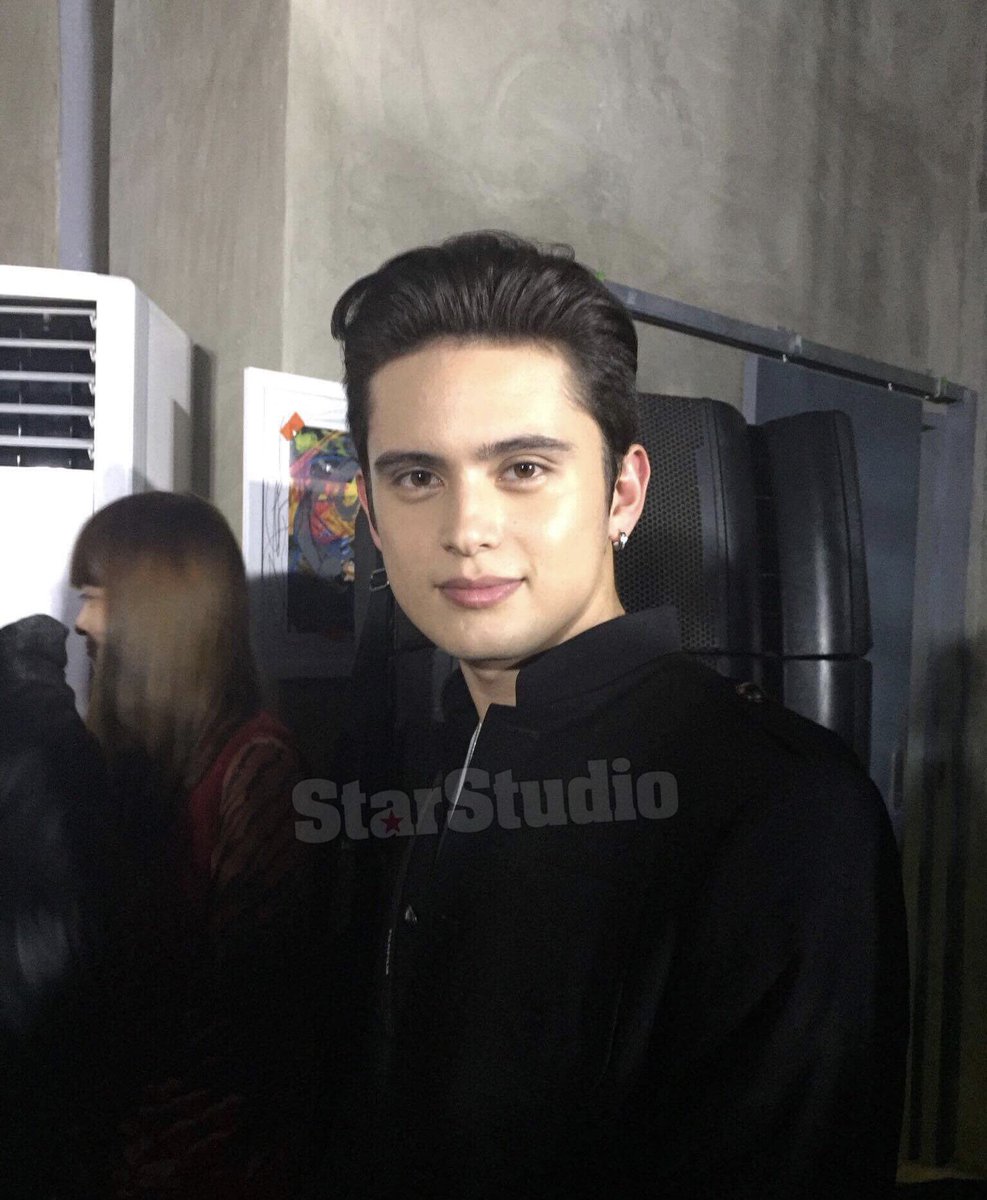 StarStudioPH's tweet photo. #WhereIsStarStudio at the launch of the new Fujifilm X-E3 with its brand ambassador, James Reid, and the new Fujifilm influencers, celebrity photographers, Shaira Luna and Magic Liwanag #FujifilmUnderground #TimeForCreativity #CreateYourEdge https://t.co/uPOuSaVsYk