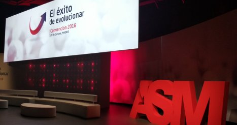 GLS_Spain's tweet photo. Cumplimos ¡30 años!🎂Lo celebramos en el #BlogASM recordando la convención "El éxito de evolucionar" ¡Por muchos más!😊https://t.co/F371420fy5 https://t.co/uEcPYbI0yt