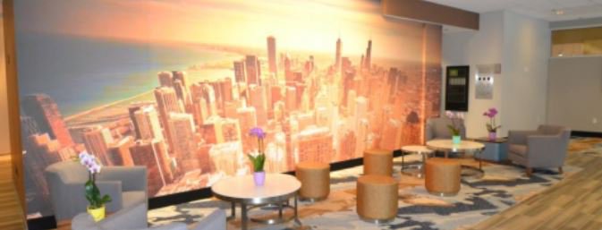 Jbateslaquinta's tweet photo. We’re on a roll! Check out the newly upgraded @LQ Downtown #Chicago. #LQLocal https://t.co/l00JKrSoRW https://t.co/0sWXqbYPSq