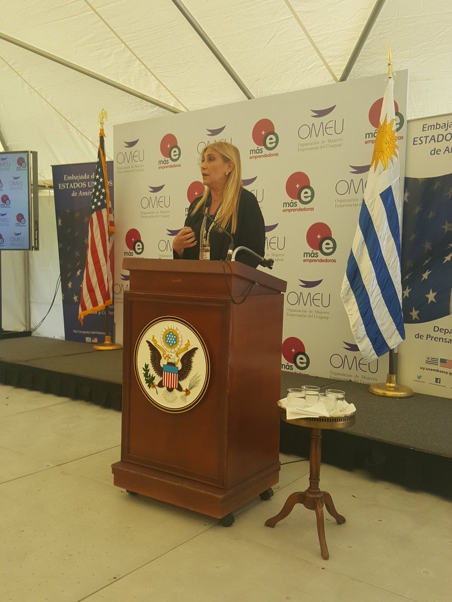 Elena Tejeira, presidente de <a href="/omeu_uy/">OMEU</a> da la bienvenida al Seminario Mas Emprendedoras. Elena invita a las mujeres a arriesgarse a emprender.