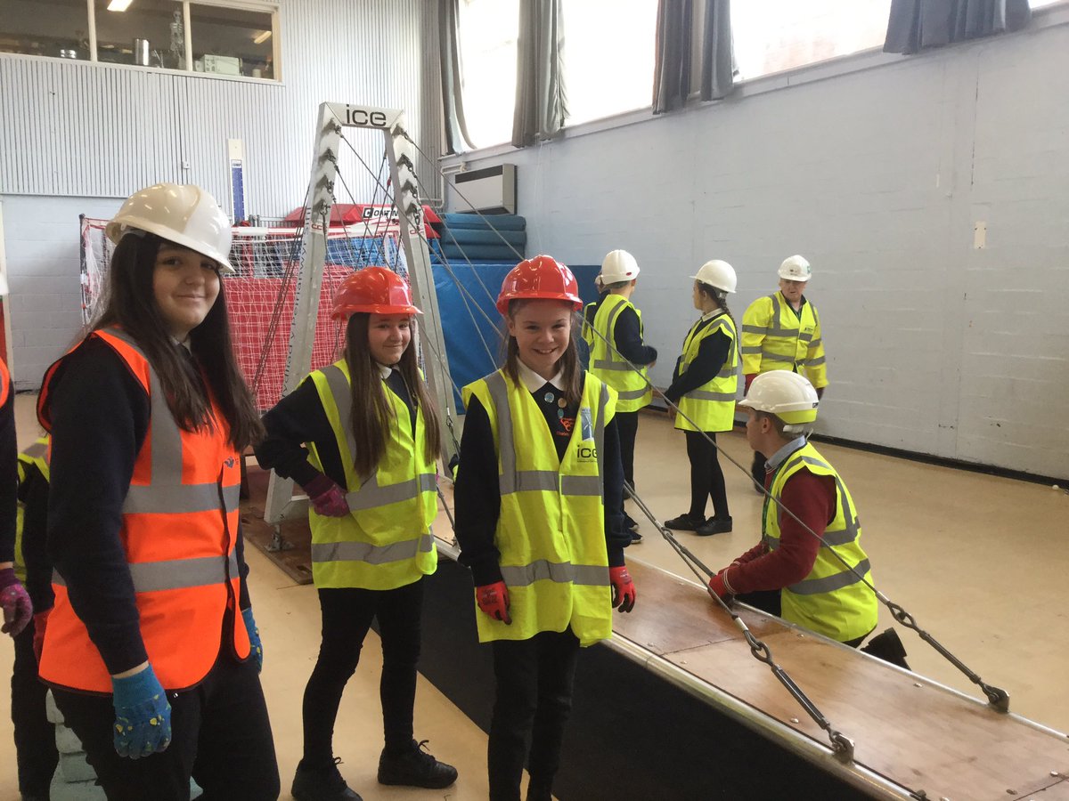 EducatingCCC's tweet image. Year 8 students Bridge Building with @LaganGroup @ICE_engineers