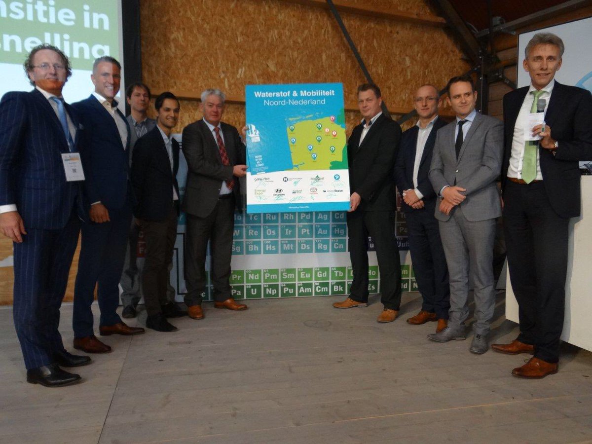 Gasunie's tweet photo. Mooie deal tijdens #klimaattopNoord  in #Groningen: samen met @holthausen, @hyundainl, @ToyotaNL, @Energy_Expo, #greenplanet, @PitPoint_NL @Noordlease willen we de waterstofinfrastructuur in #noord NL vergroten #KTN17: #NoordNL gaat vooruit met #waterstof https://t.co/FyNfO2a3nc