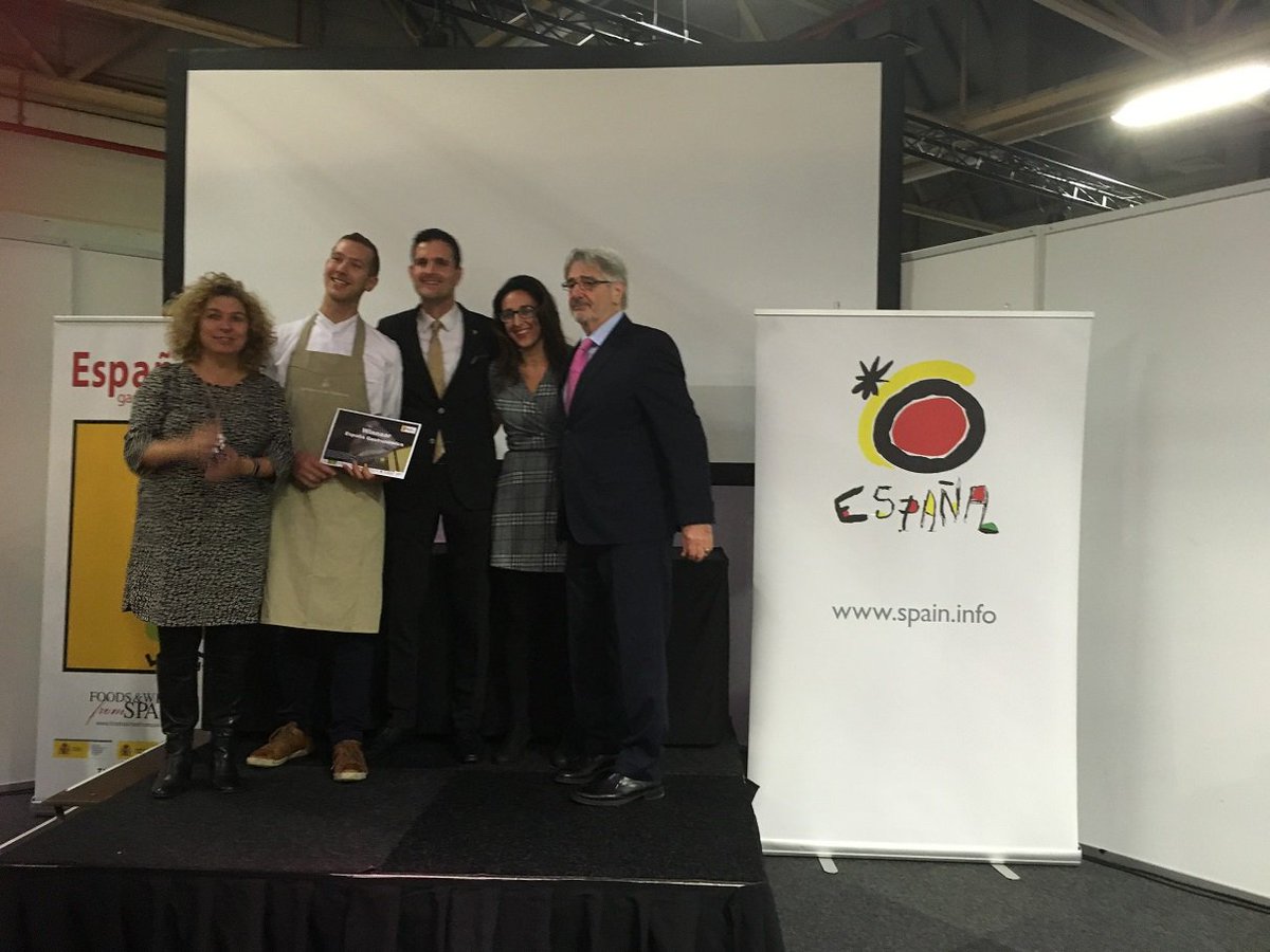 Toppers!! <a href="/almarWessels/">almar wessels</a> @keesmeiderts
RT @VinosdeEspanaNL: ICEX/#VinosdeEspana feliciteert het team van restaurant <a href="/HeerenHarinxma/">Heeren van Harinxma</a> met het winnen van España Gastronómica 2017!  bit.ly/2zIBZaS