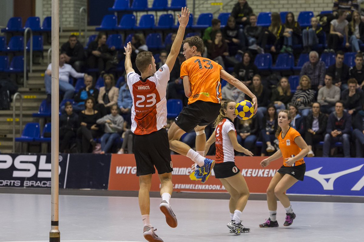 Van 27 tot en met 30 december in het Topsportcentrum Rotterdam; de Korfbal Challenge 2017. Kaartverkoop is gestuurd, dus bestel nu jouw kaarten: 
bit.ly/2zJ9k5D #KC17