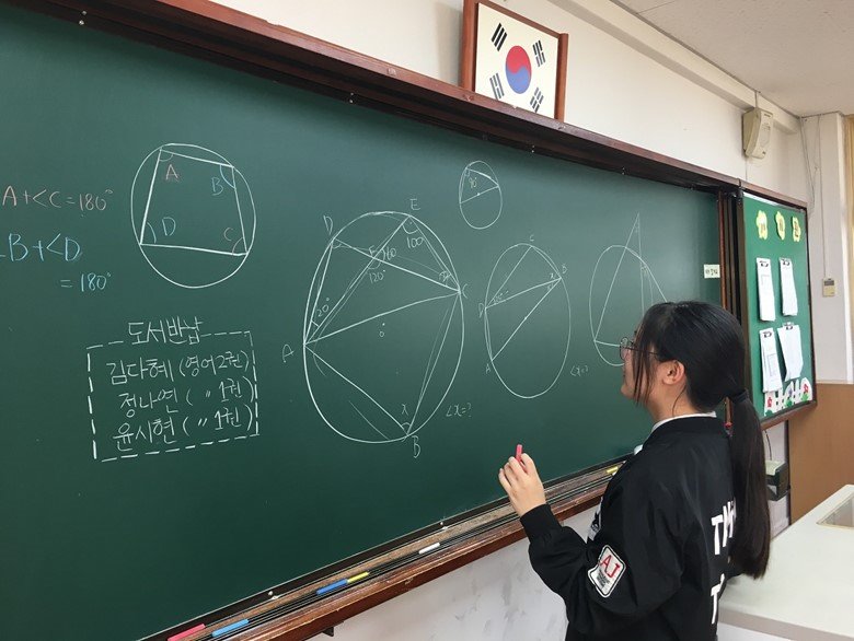 ppg_communities's tweet photo. Proud that 100+ South Korea students are benefiting from increased educational opportunities thanks to PPG Korea's 2017 scholarship program https://t.co/lKVIEfob4P