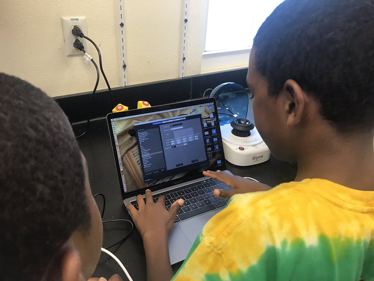 bdaprinciples's tweet photo. Thank you #Argus for investing into #SandysSecondarySchool with @miniPCR #LabInABox. We had fun doing the #PTCTasterLab with 10-13 year olds 🤗#ScienceWithScientists2017 https://t.co/DYSBcv0NAy