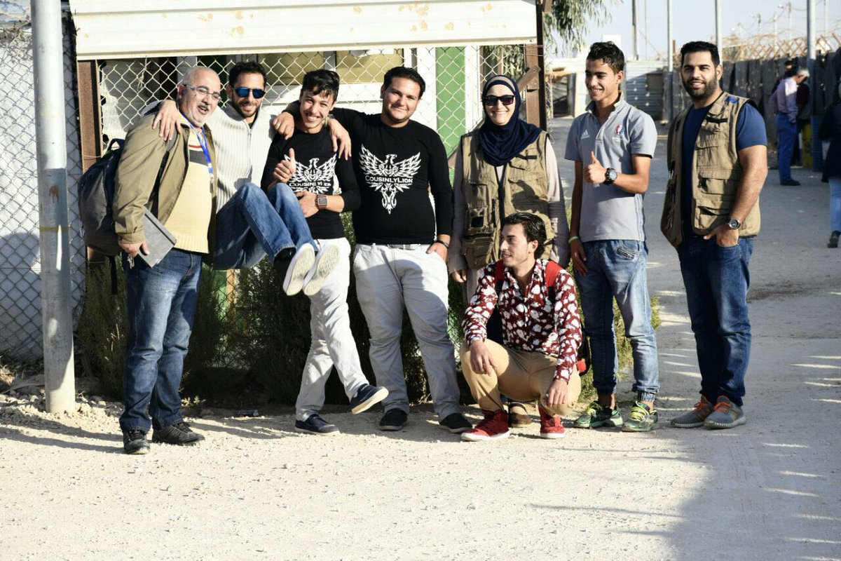 NooraliNina's tweet photo. @iahvpb and @IAHVJO 
mentoring #youth in #zaatari to develop peace projects to #reduceviolence and #stress. #Jordan #youthempowement https://t.co/vryCvhkNTm