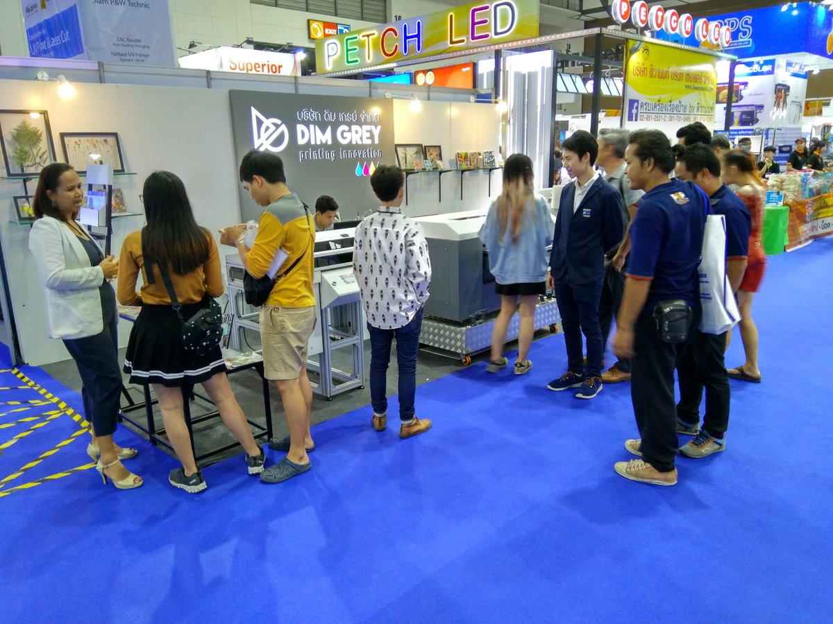 AzonPrinter's tweet photo. @Signasiaexpo started! You have time until Sunday to join us and visit our partner #dimgrey at #booth254! 😃🇹🇭🌏🙌#azonprinter #dimgery #signasiaexpo #signasiaexpo2017 #digitalprinting #innovativeprinting https://t.co/coMV862YZC