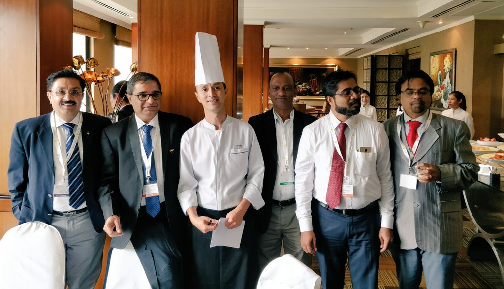 secona_ascm's tweet photo. Thank you @CaravelleSaigon at for the amazing lunch #secona #ASCM2017. Here is our special way to say thanks to your awesome cooks ! https://t.co/sg0mGsqLE9