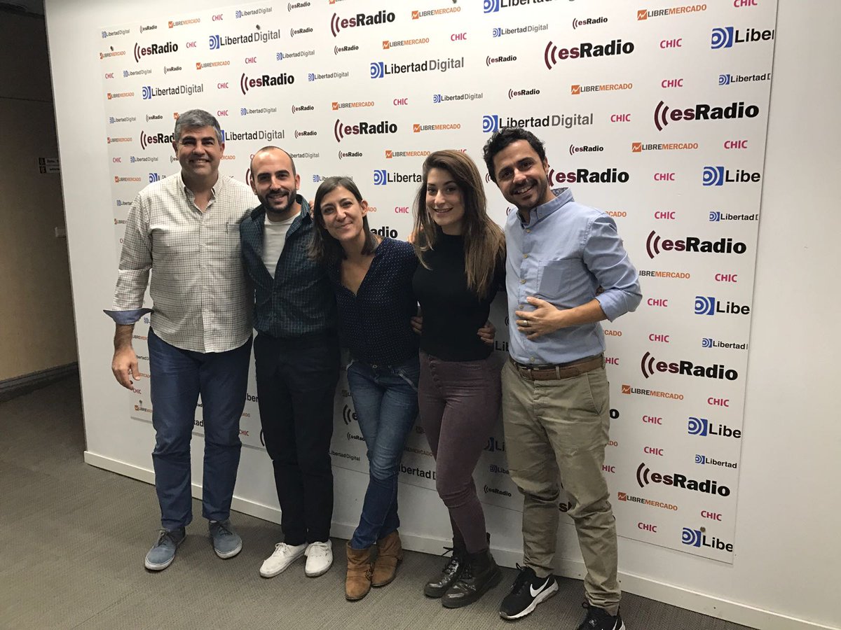 Acabamos de hacer una entrevista superchula en <a href="/esRadio/">esRadio</a> sobre #ElGranLibroMágico (sí, ese musical que NO QUIERES PERDERTE) ¡Palabra de Charlatán!