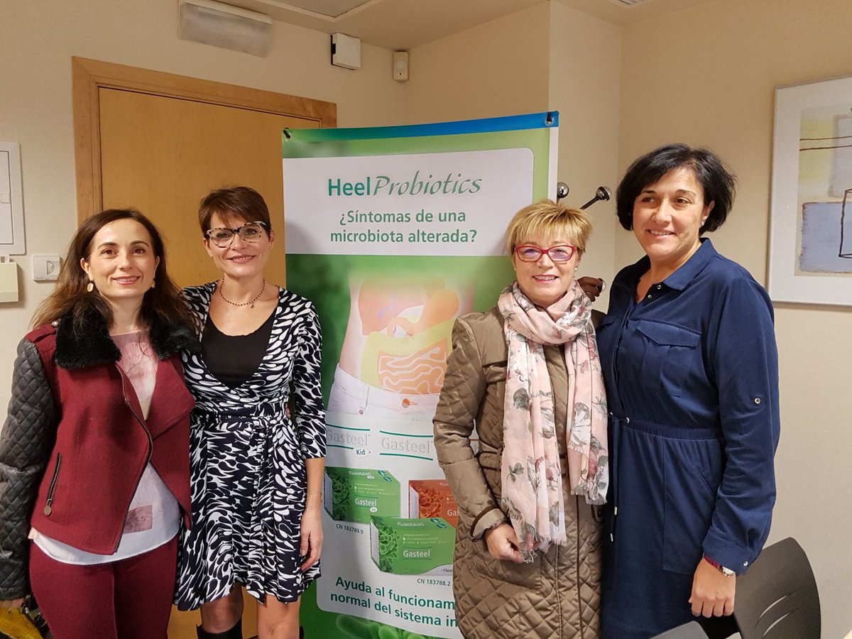 SKCS_SKINCARESS's tweet photo. Con las ponentes de las jornadas sobre probióticos organizadas por @HeelSpain , la doctora Magdalena Mejías y la farmacéutica, Laura Monzón #FarmaciaAmparoBurgos #formacion https://t.co/pdFTK1Zzd7