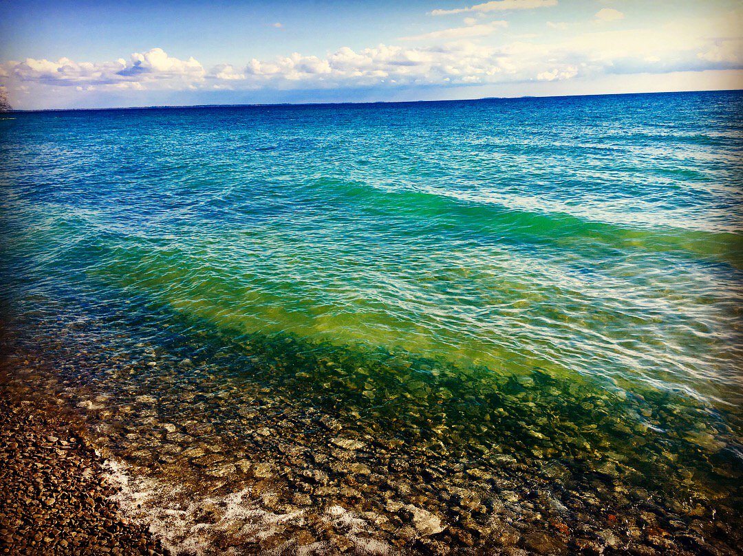 EmsCanadian's tweet photo. Wanted to share how #turquoise the lake was! @PresquilePP @ontarioparks @BrightonEvents https://t.co/9Q8WOwk3ob
