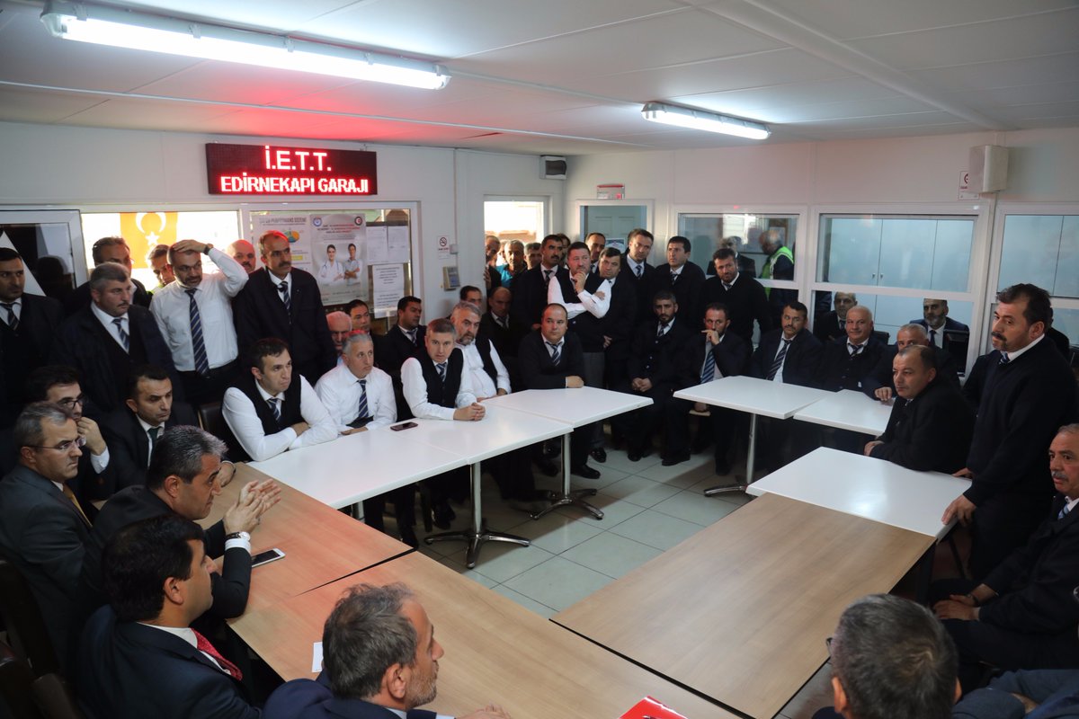 arif_emecen's tweet photo. Her gün yaklaşık bir milyon İstanbulluya hizmet veren, Metrobüs hattında görev yapan şoför arkadaşlarımızla bir araya geldik. Yaşadıkları problemleri dinledik. https://t.co/43DGVHTJQU