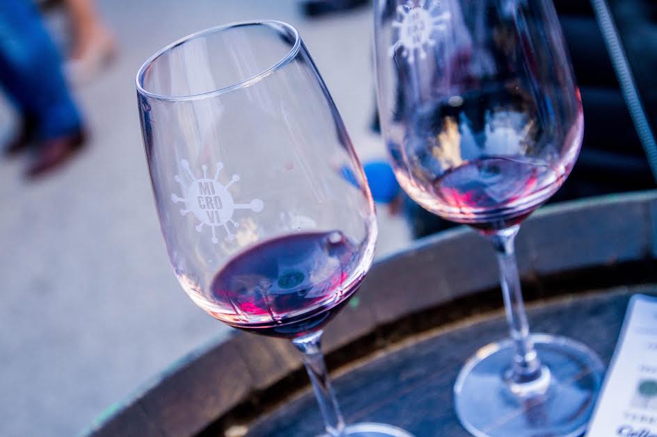 mostfestival's tweet photo. Vespre amb triple sessió #Collita al @vinseum amb la festa dels petits cellers Microví, 'La màgia del vi' de @GlopsTV3 i el capítol dedicat a Xile i Argentina de la sèrie Wineman https://t.co/KdhfaDinfi https://t.co/yZrY780dTT