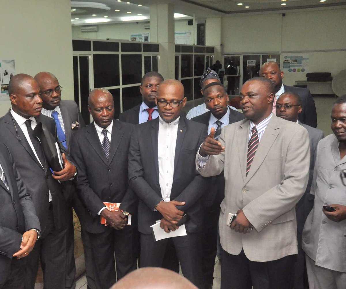 pprdofficiel's tweet photo. #RDC : Le vice-Président de la @cenirdc , #NorbertBasengezi avec les opposants. @AmbHenriMova @soniarolley @LFUTCFM @PatrickNkanga2 @OlivierKamitatu https://t.co/nTd0erqNku