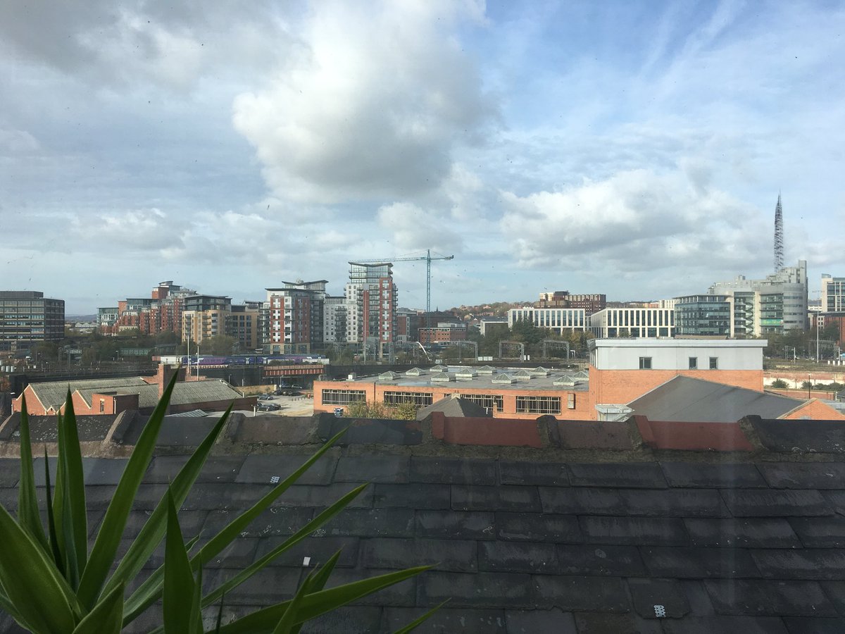 100DaysOrg's tweet photo. Another day, another view. Leeds in all its glory #marshallmill https://t.co/CKQdzl1SRB