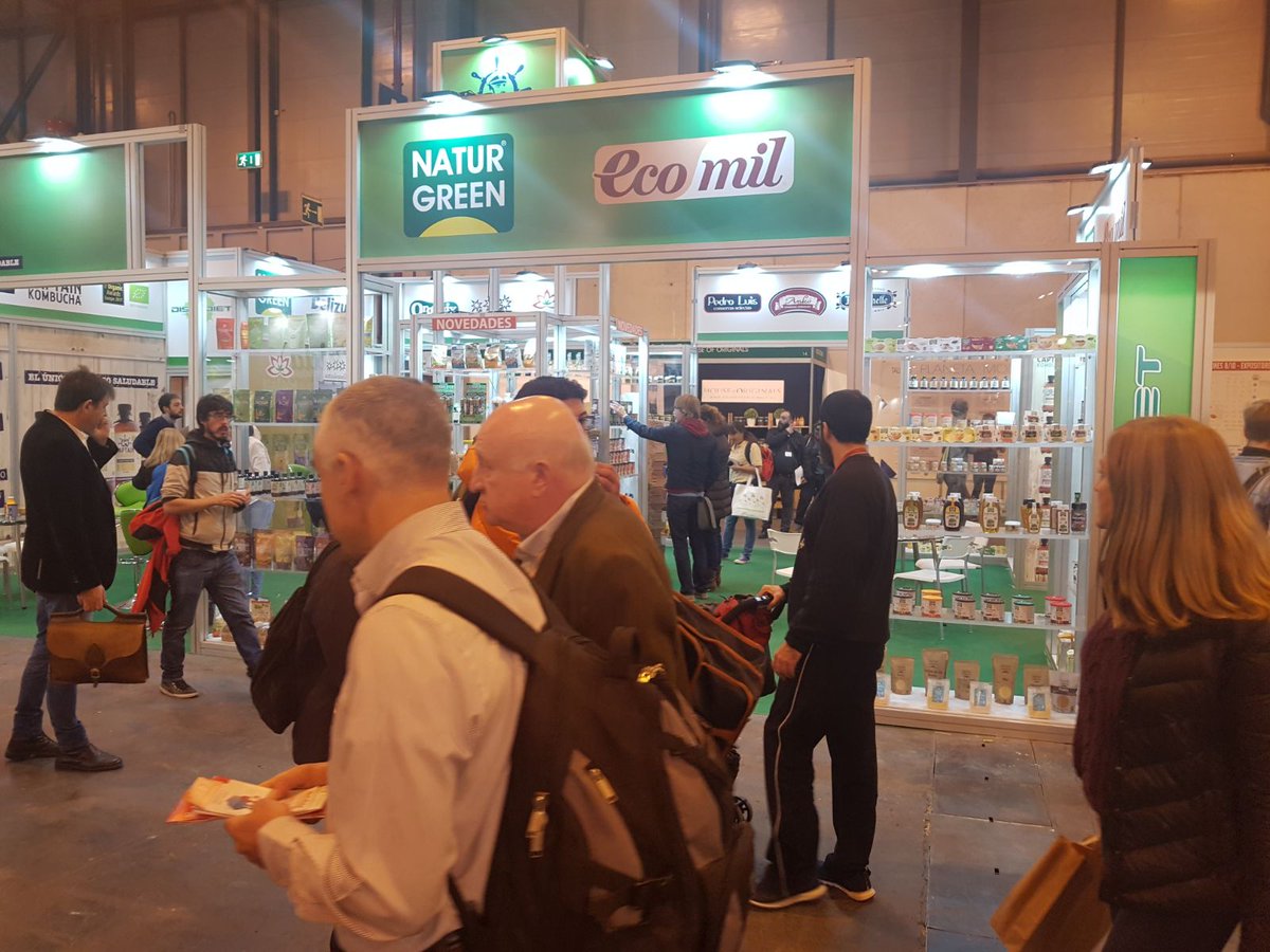 Disnadiet's tweet photo. 🤗#Pasate por nuestro #Stand 20 en @biocultura de @feriademadrid
¡#Degustaciones de #CaptainKombucha, #Sottolestelle, #Ecoriginal y #Naturgreen! @captainK_UK @ecoriginal_ 🌿🌱☺️
#Biocultura #BioCulturaMadrid #Bioculturamadrid2017 😋 https://t.co/TyZoYifqVn