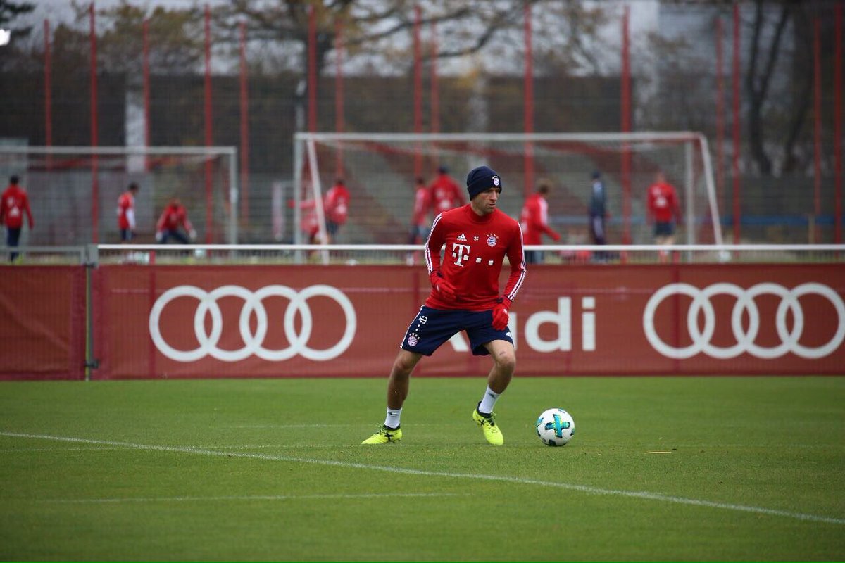 esmuellert_'s tweet photo. I love this ball ⚽️😀 #TrainHard #comeback #esmuellert #fcbayern #MiaSanMia https://t.co/2exTGR3mtM