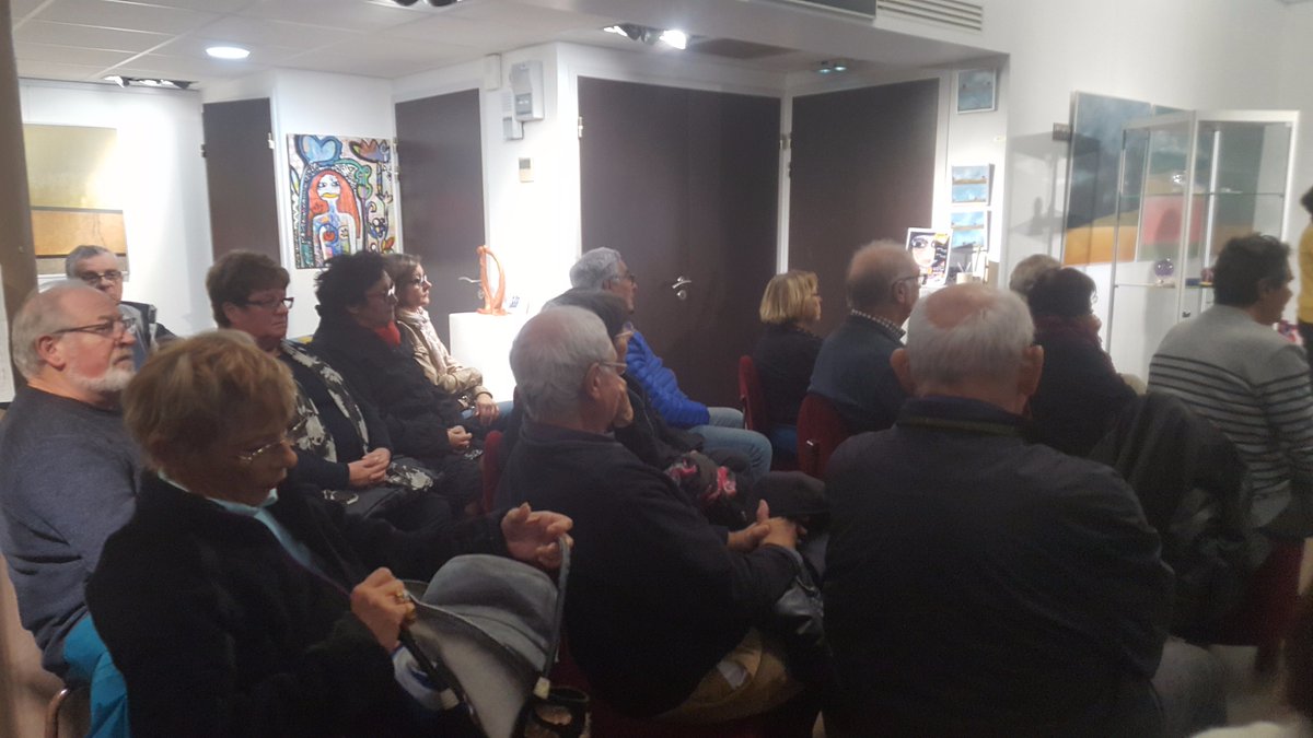 MDAbarcares's tweet photo. Franc succès pour la conférence "Pierres précieuses" un public attentif pour une oratrice captivante. Merci à tous https://t.co/DxyH0RSWQI