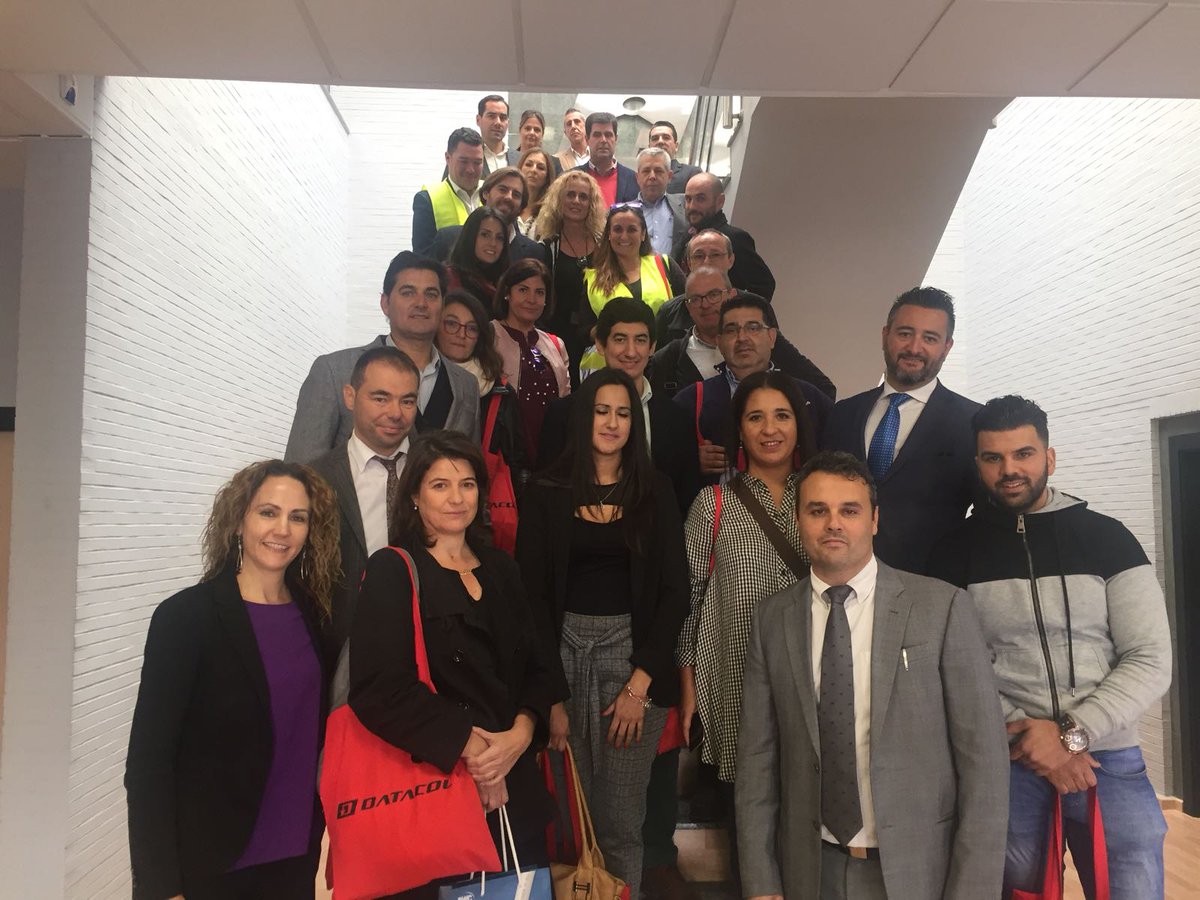 CCGranada's tweet photo. La segunda parada del #13TourEmpresarial nos ha llevado a #DATACOL para profundizar nuestros conocimientos sobre el sector industrial granadino https://t.co/7EwrJ2GaJk