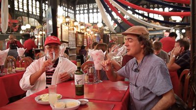 mostfestival's tweet photo. Vespre amb triple sessió #Collita al @vinseum amb la festa dels petits cellers Microví, 'La màgia del vi' de @GlopsTV3 i el capítol dedicat a Xile i Argentina de la sèrie Wineman https://t.co/KdhfaDinfi https://t.co/yZrY780dTT