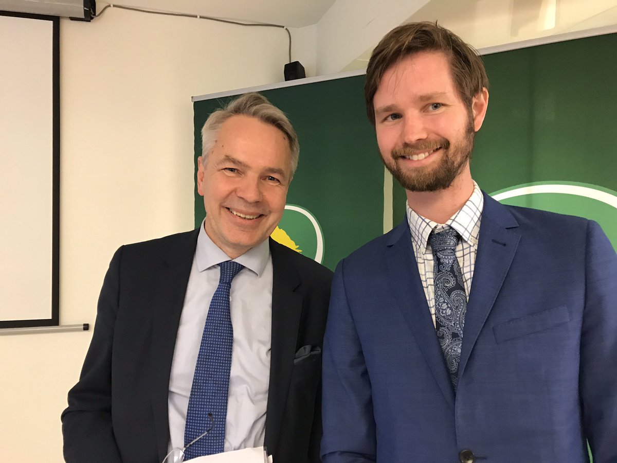 HanneSi's tweet photo. Hedrade över finbesök från Finlands gröne presidentkandidat Pekka @Haavisto idag. Med @rasmusling hos @miljopartiet #svpol https://t.co/LEqvj4Bwtp
