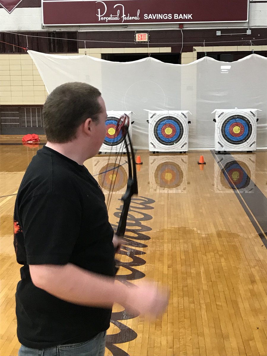 ClimbersPE's tweet photo. Thanks to Ken McCabe from @UrbanaU for coming into class to assist with archery! Kids had a blast! #ucsteach #nasp https://t.co/K5iymhAWTF
