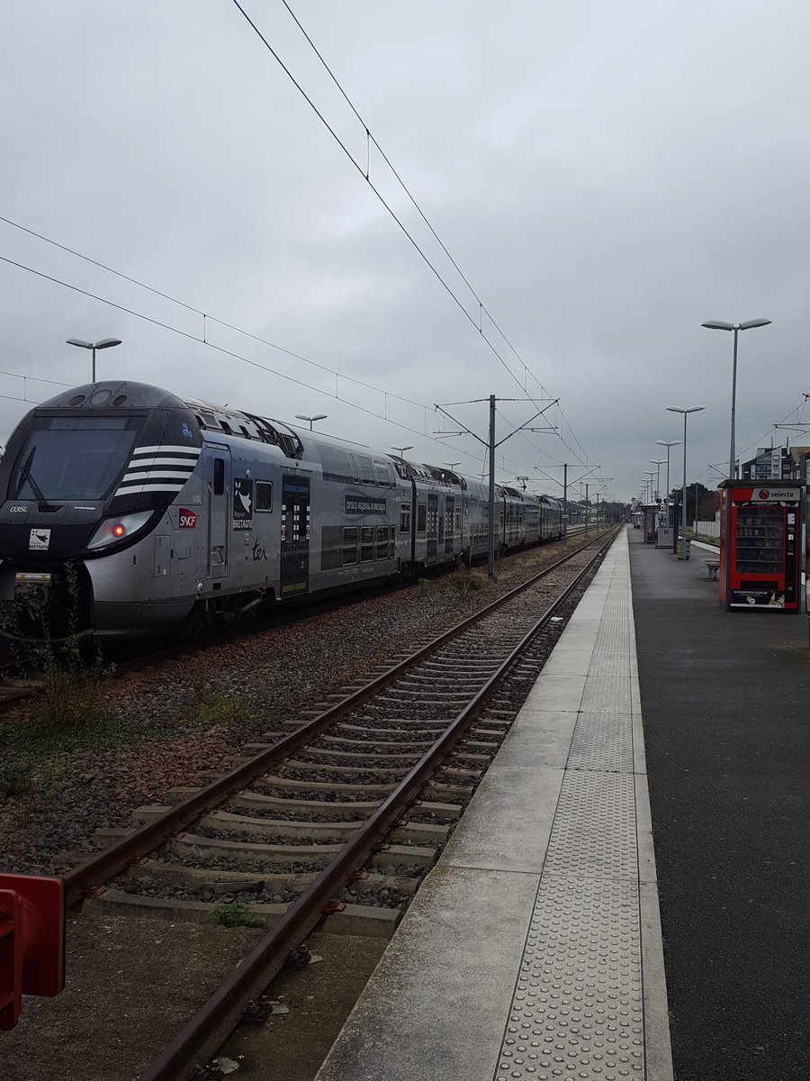 reef_services's tweet photo. #ReefServices on the way to the #COP23 to talk about #climatechange and #climateInitiative   - @FondationBNPP @EPHE_fr https://t.co/B4ax3QL442
