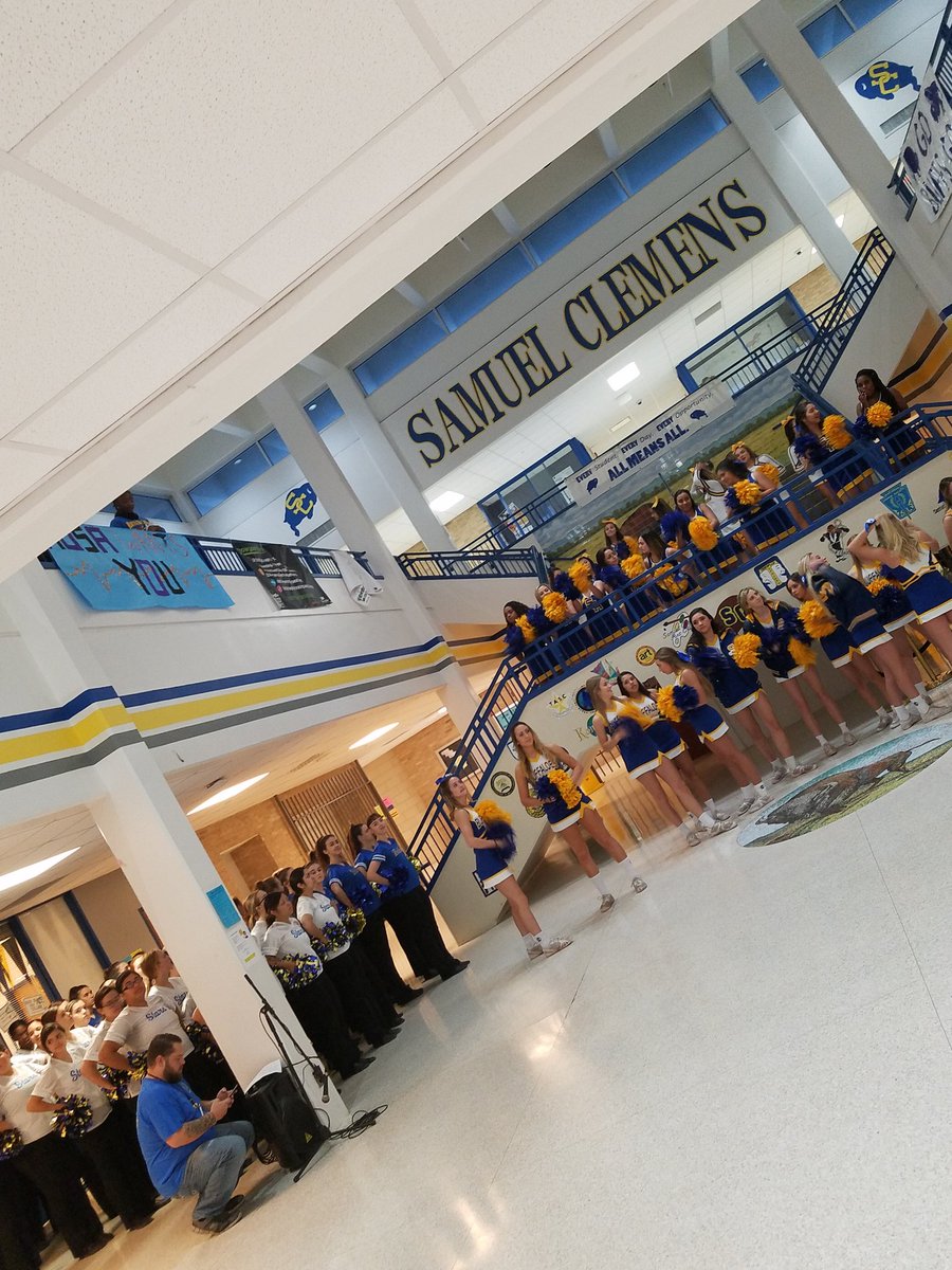 CwardSCUC's tweet photo. hurry to the @SamuelClemensHS mall to join in the #BuffSpirit https://t.co/vR9qFlNm3k