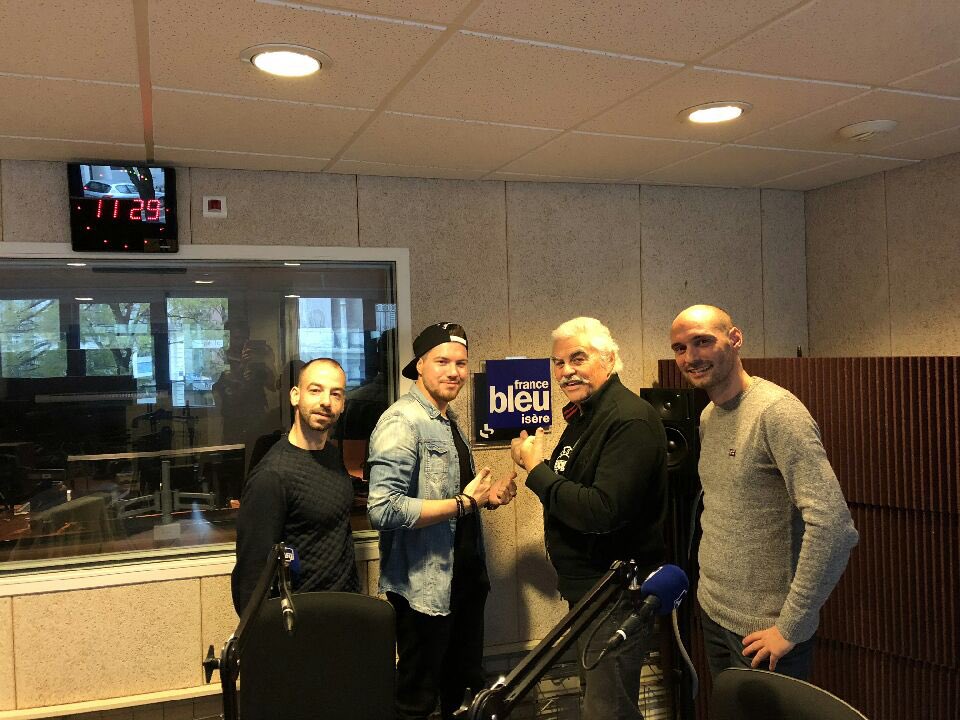 DavidSauraPerez's tweet photo. @SD6PRODUCTION @lescomediens1 #350ms #LMA #Radio  @francebleu https://t.co/b0KpPqJO7y