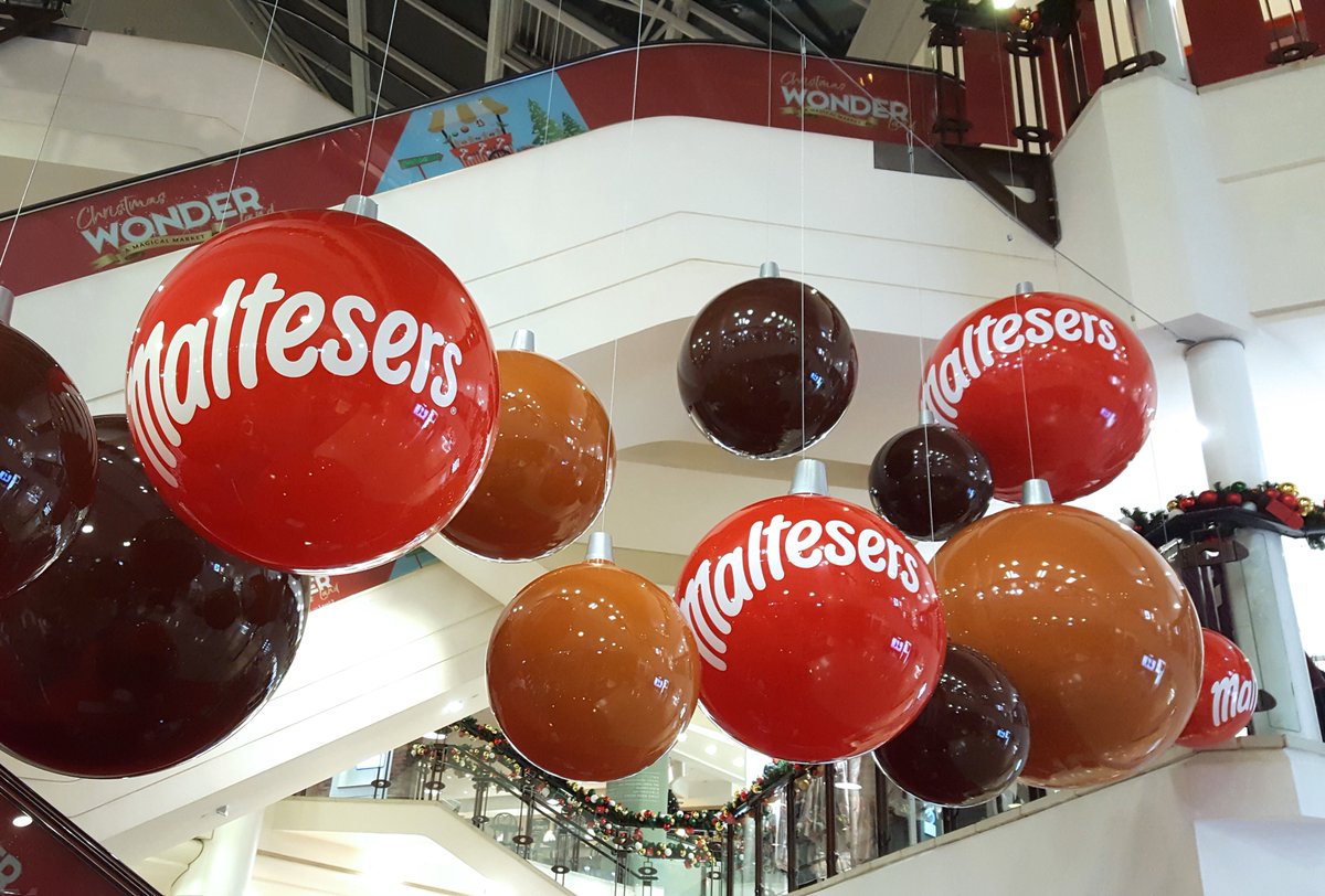 ExhibitDesignGr's tweet photo. Tis almost the season! @ExhibitDesignGr worked alongside Irish International to create the @MaltesersIE #Christmas Counter in @ArnottsDublin where you can buy a personalised selection box! #gettingfestive #MaltesersChristmas #sweetgift https://t.co/fbg4tFQ9G6