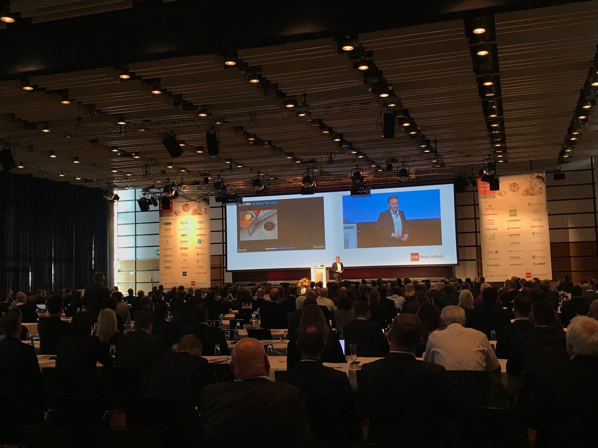 Humanizing411's tweet image. #Throwback to the #TechnologyDays in Düsseldorf. #Keynotespeaker #AI #BigData #Future