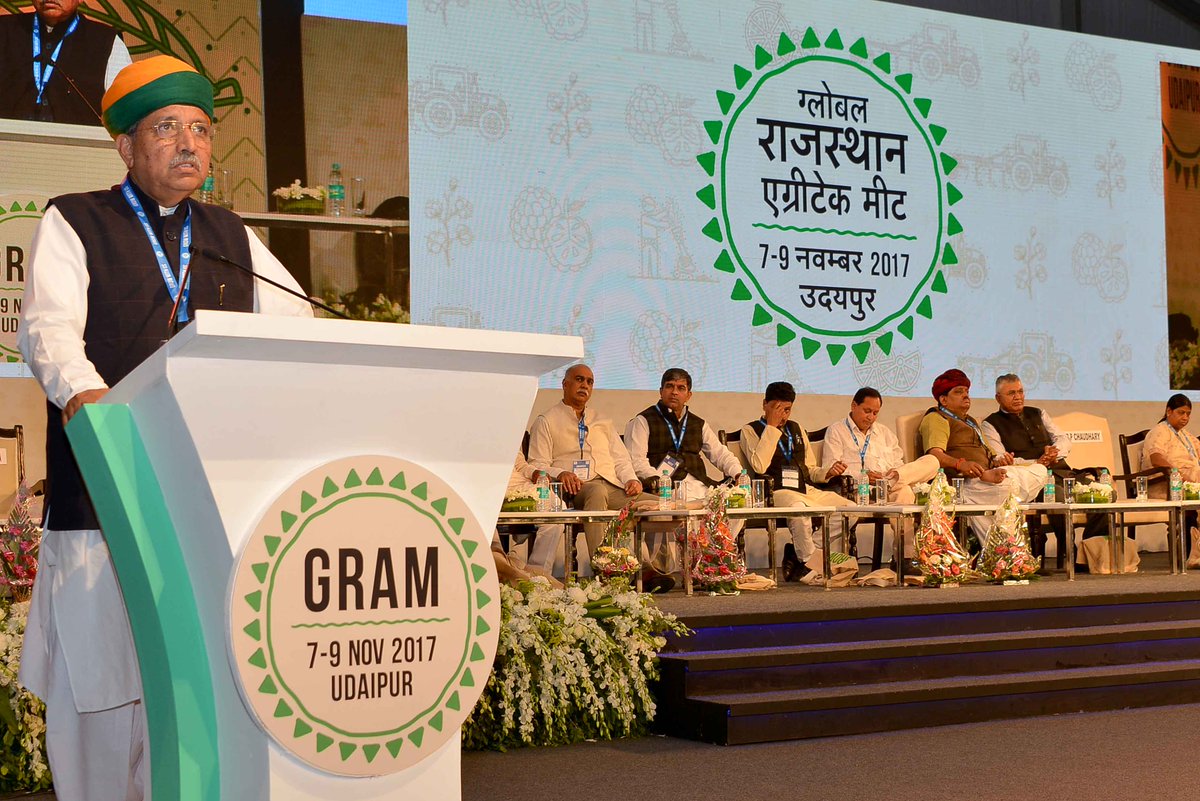 DIPRRajasthan's tweet photo. किसानों की आमदनी दोगुनी करने में अग्रणी एवं सफल पहल है #GRAM आयोजन - @arjunrammeghwal
#GRAM2017 #GRAMUdaipur #GRAMRajasthan
@GramRajasthan
https://t.co/1SjOxb7C57 https://t.co/W00un9eR4B