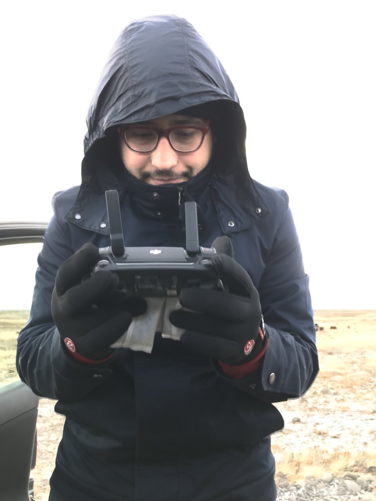 rockoncali's tweet photo. Solved the cold-phone-shutoff problem, hand warmers for the iPhone while droning! #drone #colddrone #iceland #lifehack https://t.co/aGCCUopuJG