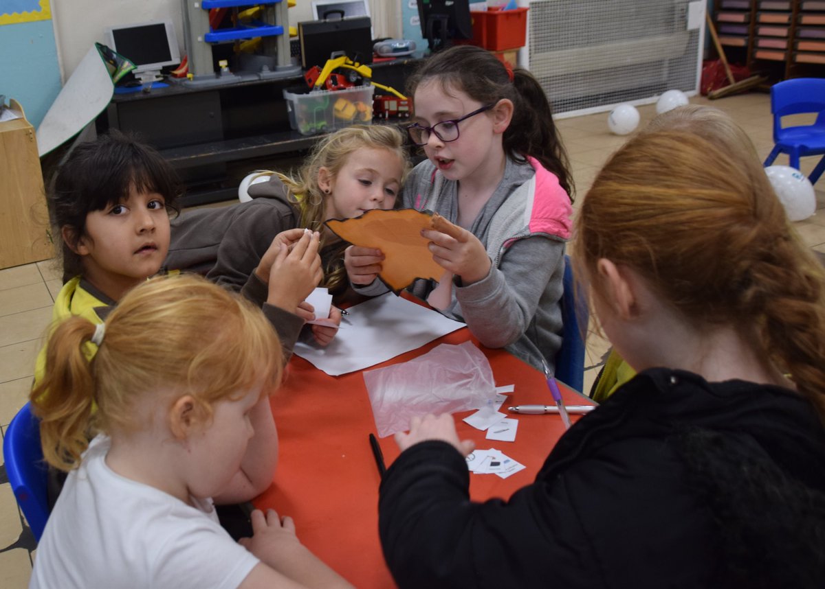 1HeywoodBrownie's tweet photo. We took part in #UKPW17  @YourUKParl The girls enjoyed decided in sixes what to take on their desert island. Some ran for seconder, while others voted &amp; we wrote postcards to parliament after a group discussion https://t.co/D6wSV5r9o7