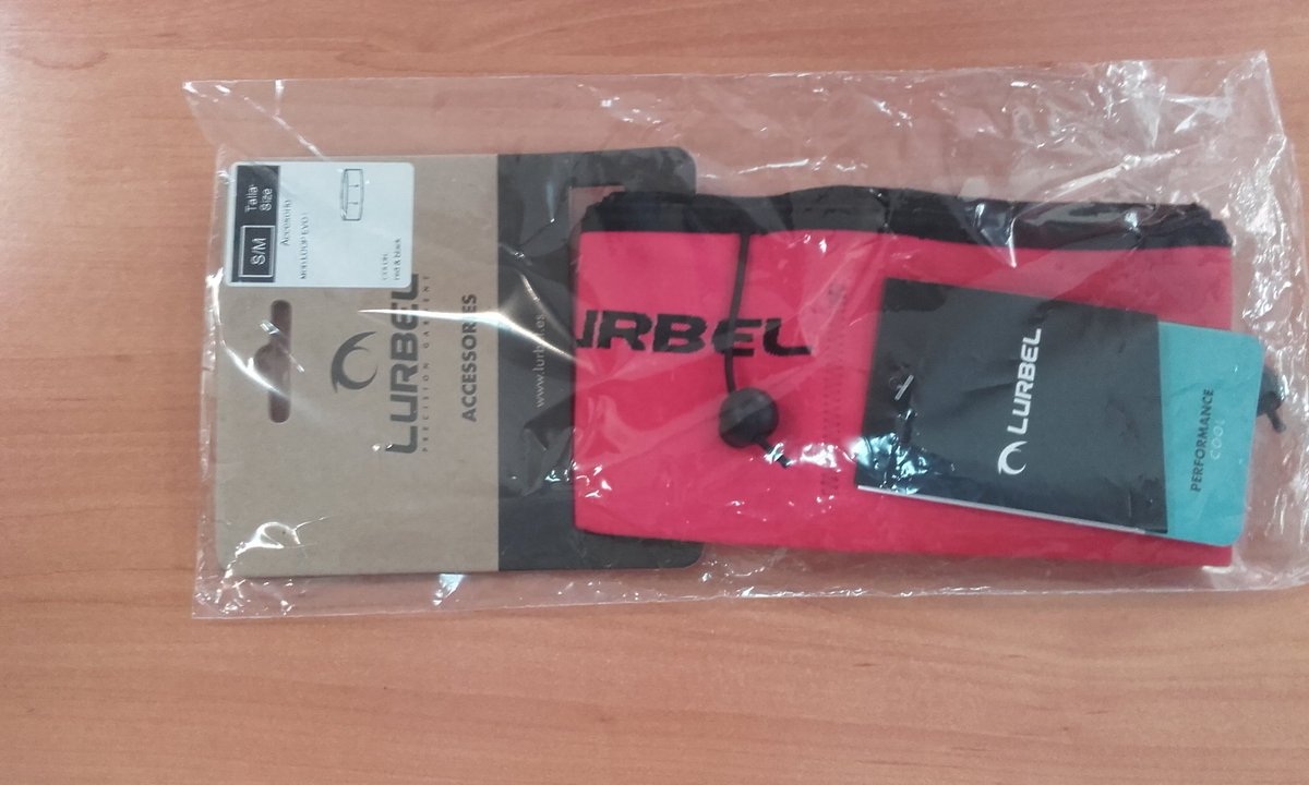 TrailAndalucia's tweet photo. Que ganas teníamos de tenerlo. Recién salido de fábrica, @LurbelPG #LoopBelt con portabastones. https://t.co/XwEpZOZe4B