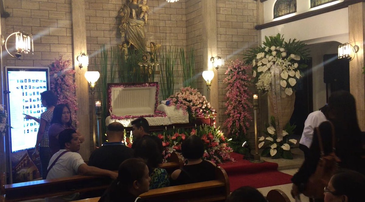mjfelipe's tweet photo. JUST IN: Isabel Granada is now here at Sanctuario de SanJose chapel in Greenhills. Ex husband Jericho Aguas is here together with family friends, Bianca Lapus, Janella Salvador and Elmo Magalona. https://t.co/Dh1dZNK1Q3