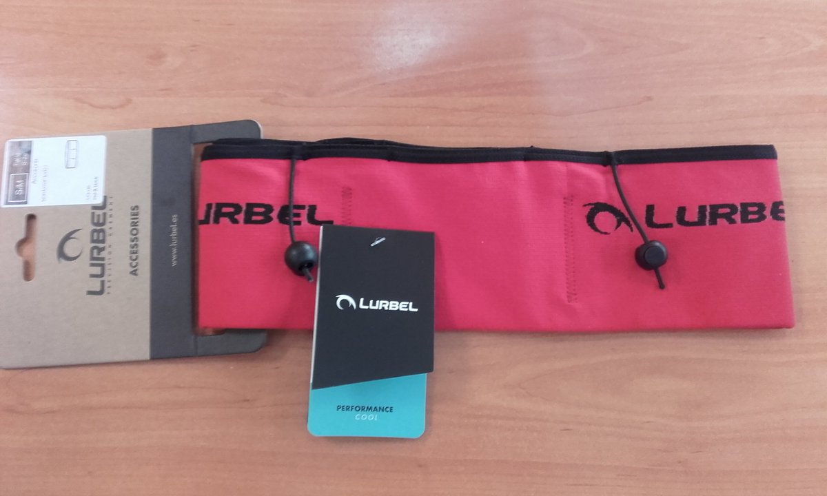 TrailAndalucia's tweet photo. Que ganas teníamos de tenerlo. Recién salido de fábrica, @LurbelPG #LoopBelt con portabastones. https://t.co/XwEpZOZe4B