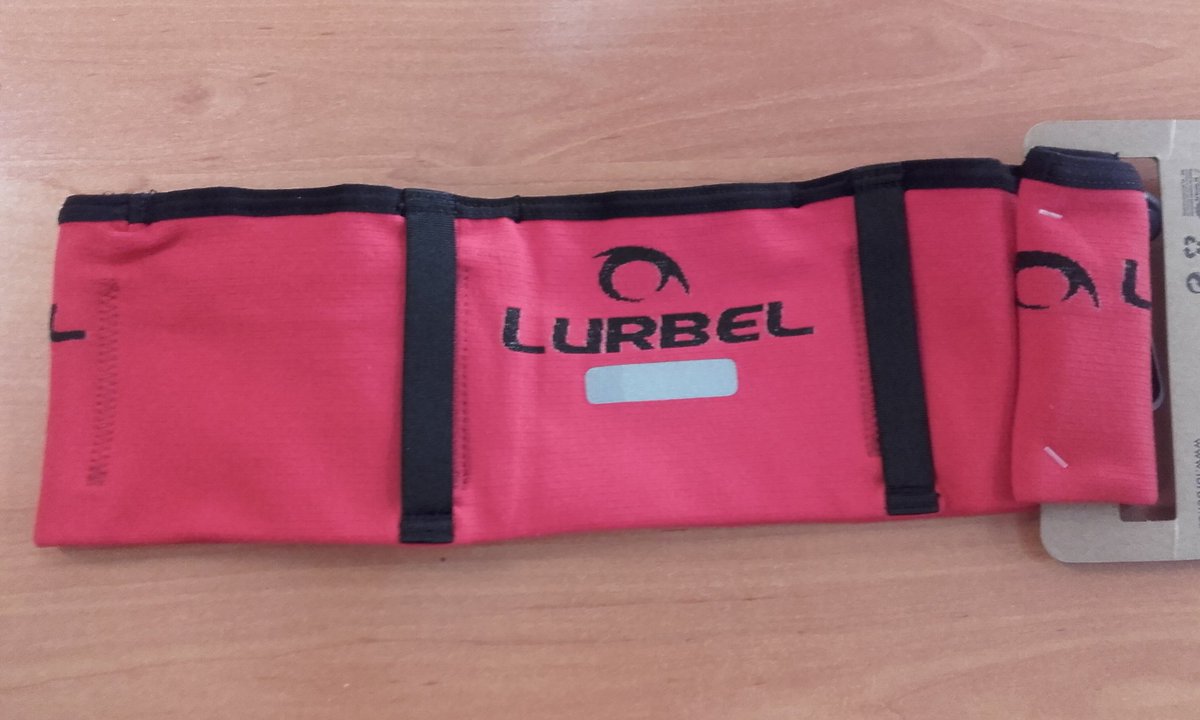 TrailAndalucia's tweet photo. Que ganas teníamos de tenerlo. Recién salido de fábrica, @LurbelPG #LoopBelt con portabastones. https://t.co/XwEpZOZe4B