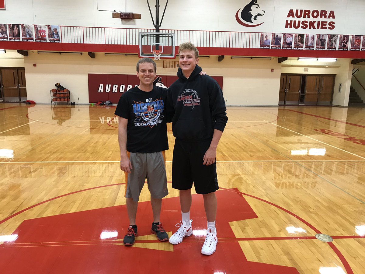 DogPoundBball's tweet photo. Last #MHawks for Senior @penner_henry and it's been a great journey thus far....to be continued #aurorahuskies #nebpreps Fitting that he'd shoot 149 on the #100Challenge https://t.co/nxAIMNQmjX